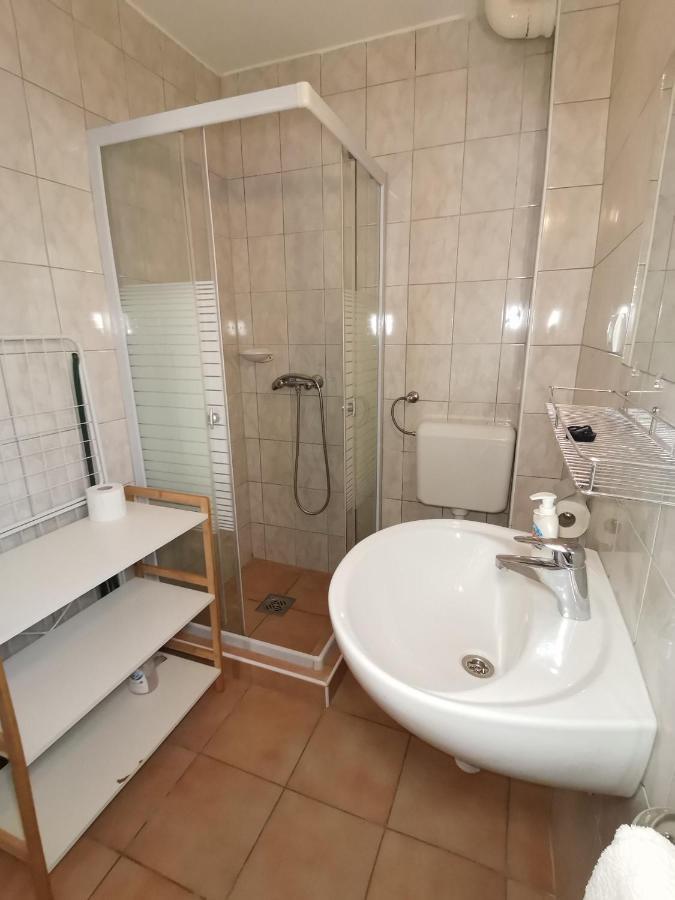 Gyoengyvirag Apartmanhaz Hajdúszoboszló Екстериор снимка
