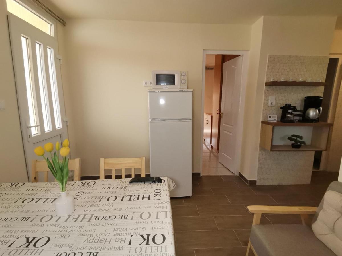 Gyoengyvirag Apartmanhaz Hajdúszoboszló Екстериор снимка