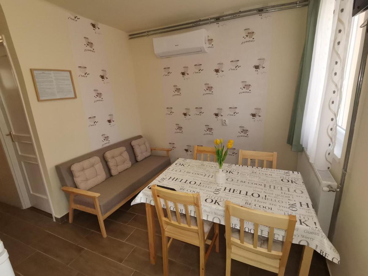 Gyoengyvirag Apartmanhaz Hajdúszoboszló Екстериор снимка