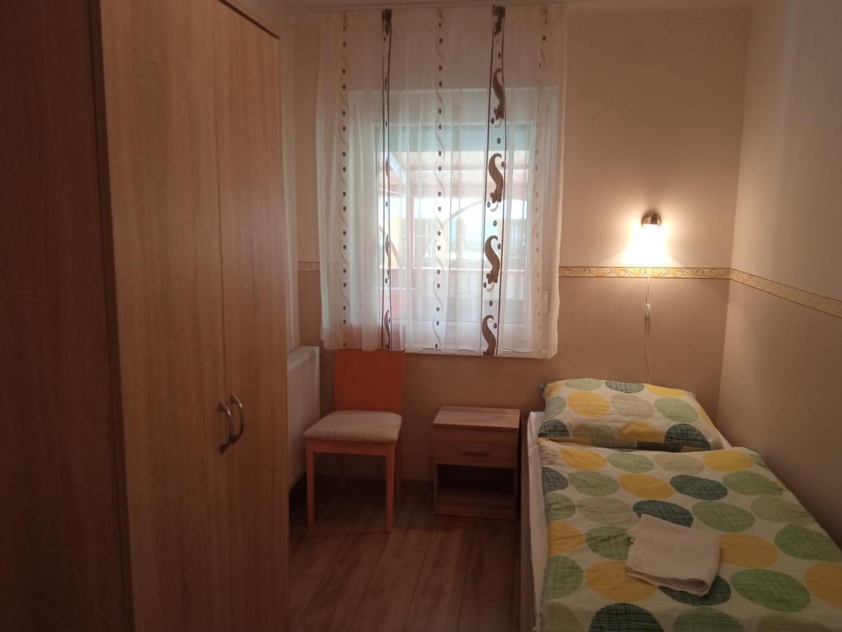 Gyoengyvirag Apartmanhaz Hajdúszoboszló Екстериор снимка