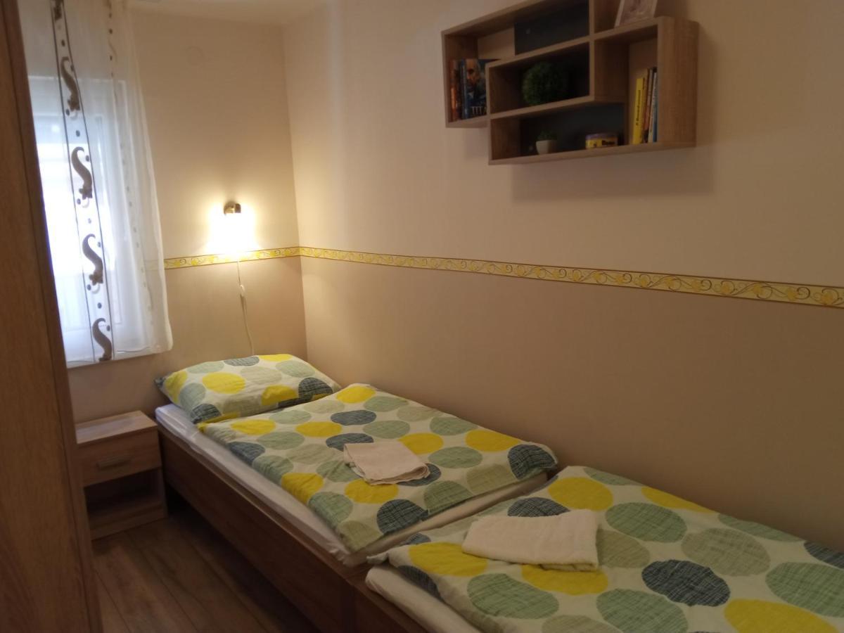 Gyoengyvirag Apartmanhaz Hajdúszoboszló Екстериор снимка