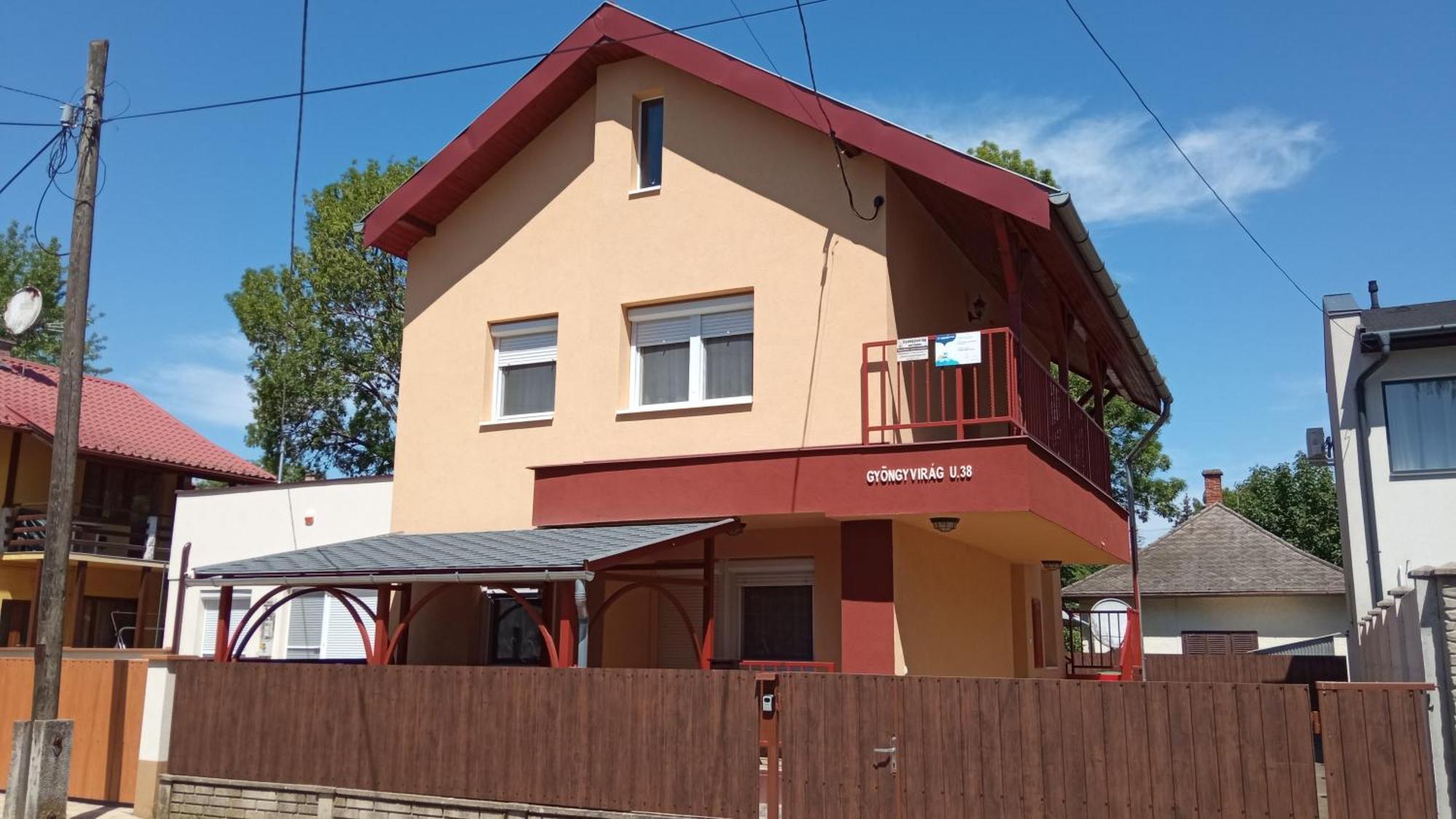 Gyoengyvirag Apartmanhaz Hajdúszoboszló Екстериор снимка